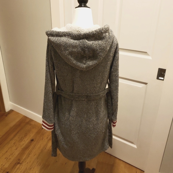 Sz 10/12 Canadiana Housecoat - Picture 2 of 8